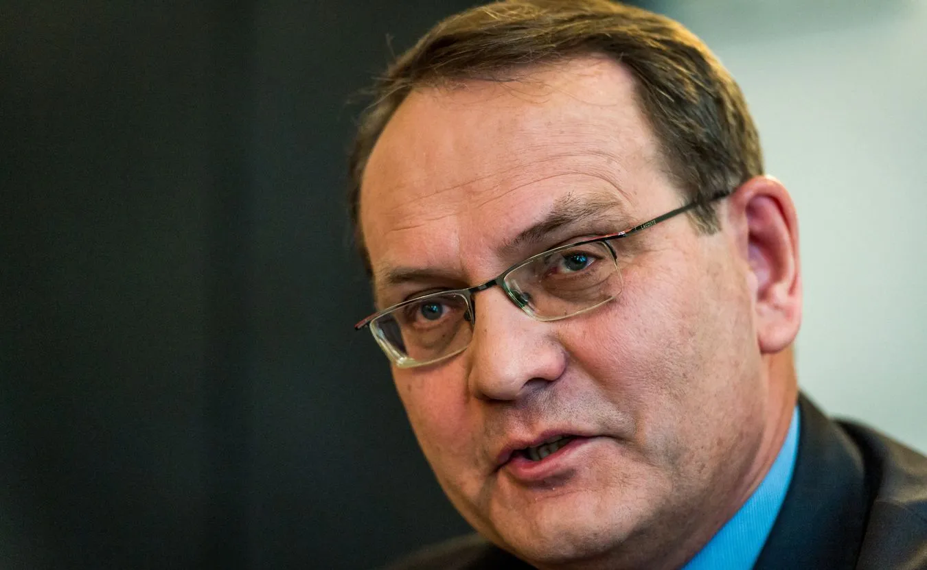 Kłopotek odszedł z wielkiej polityki. I właśnie wygrał wybory