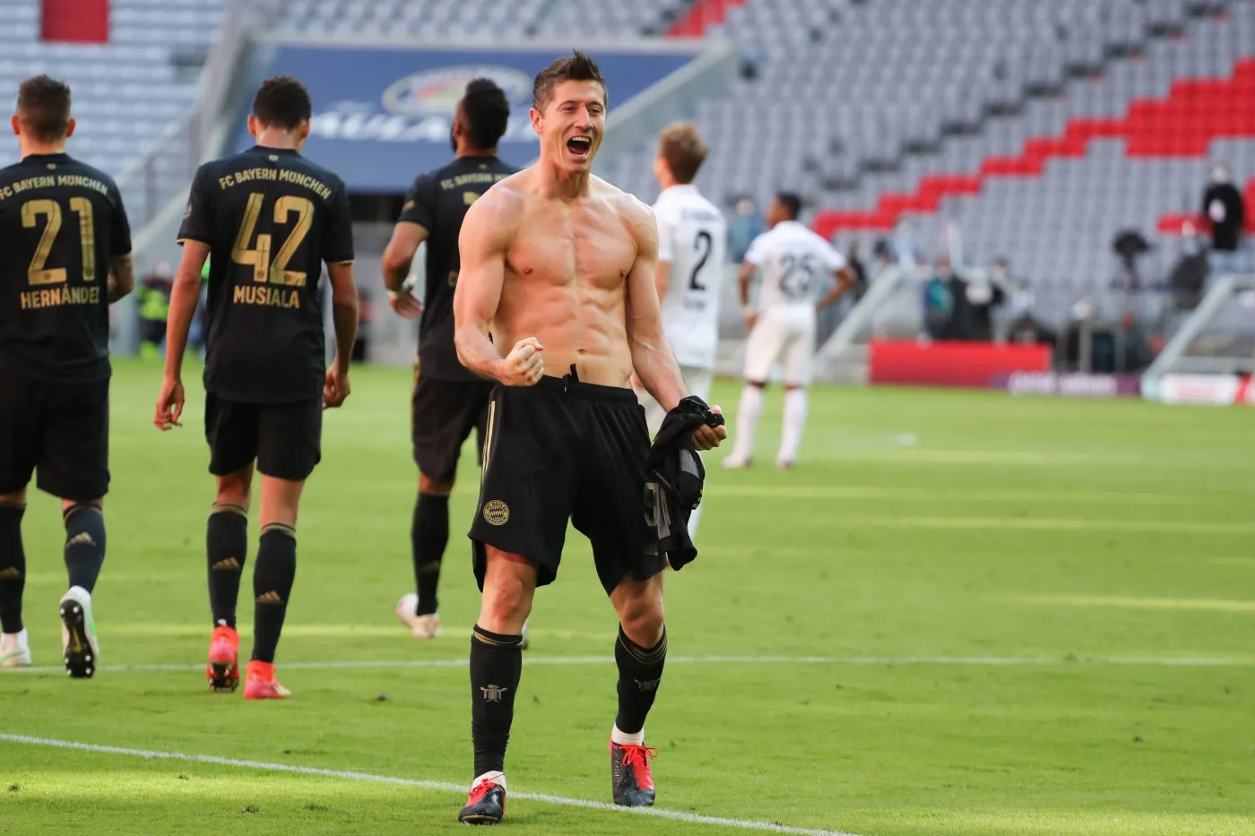 Robert Lewandowski najlepszym piłkarzem Bundesligi sezonu 2020/21