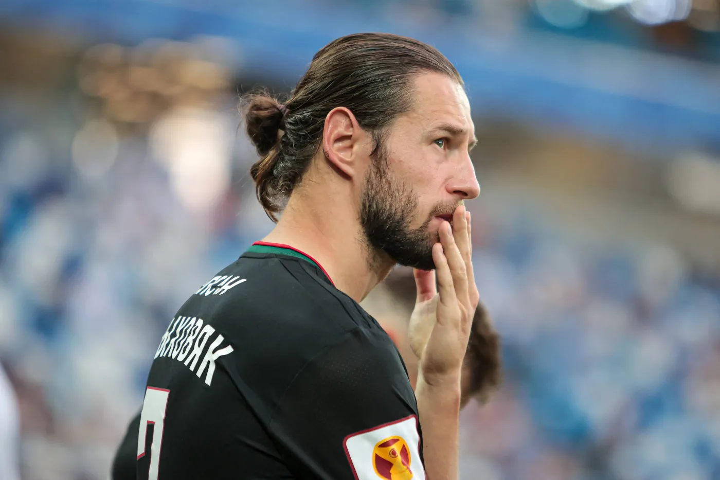 "Nowy byk w mieście". Krychowiak zaprezentował barwy nowego klubu