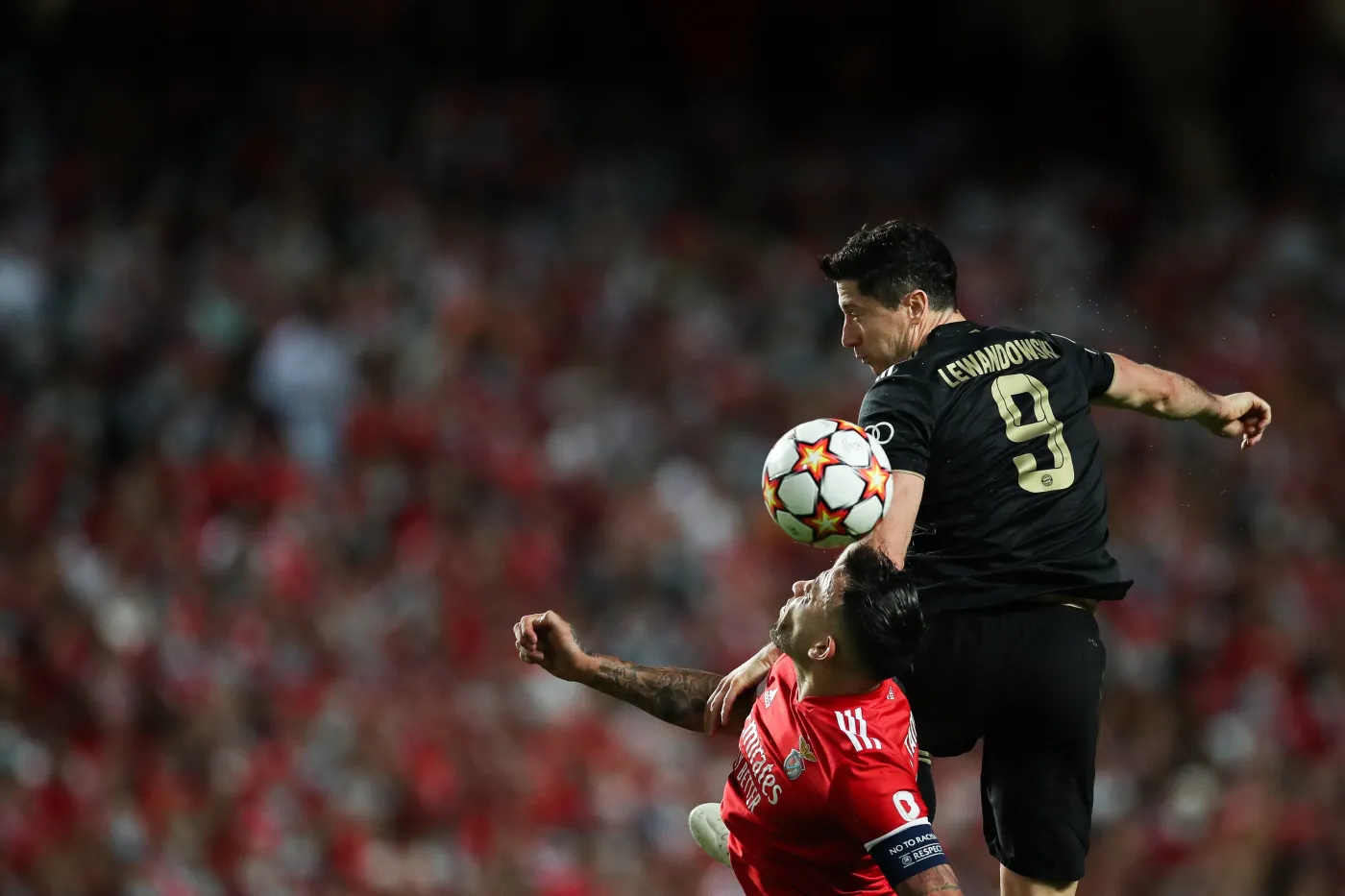 Trener Lewandowskiego zakażony COVID-19 mimo przyjęcia dwóch dawek szczepionki