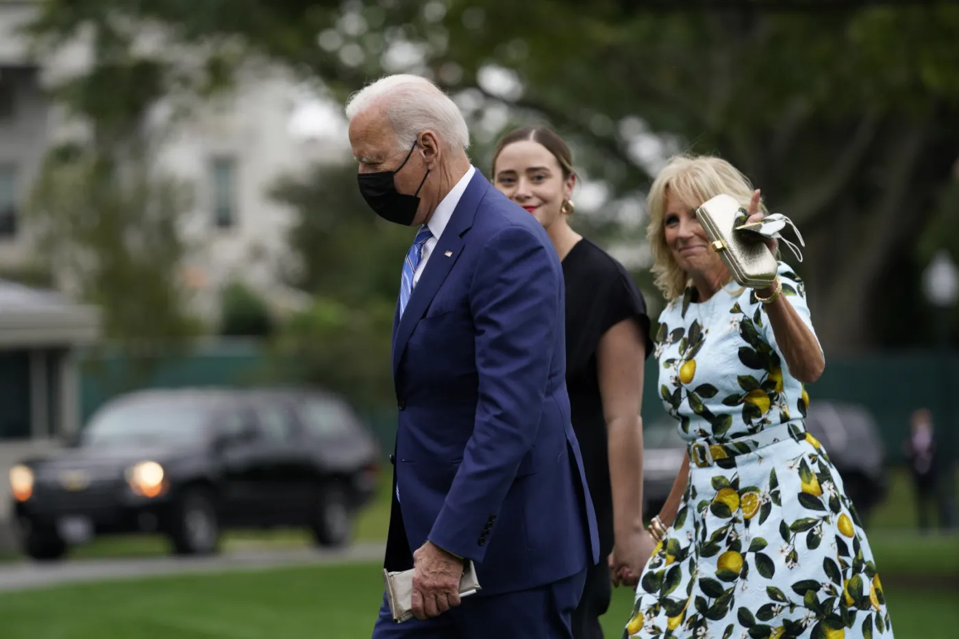 Niższe notowania od Joego Bidena mieli tylko Trump i Ford