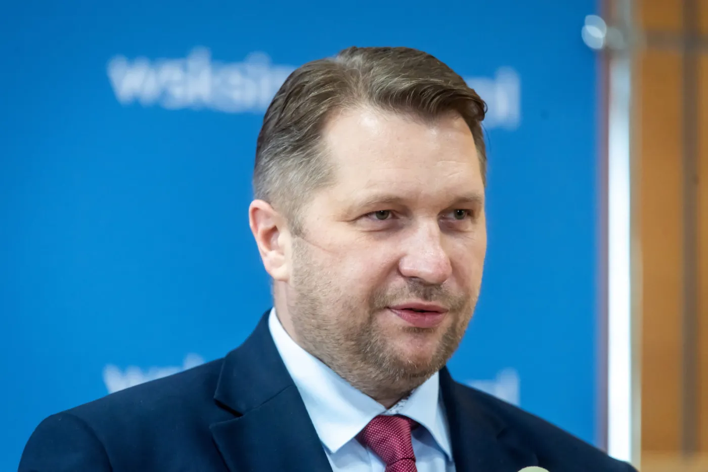 Rząd się nie wycofa. Będzie bat na niepokornych dyrektorów