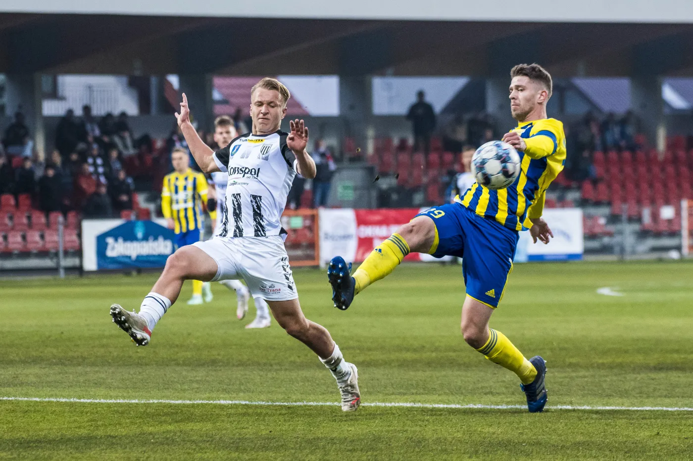 1. liga. Sandecja wciąż w walce o awans, duża szansa Miedzi na lidera