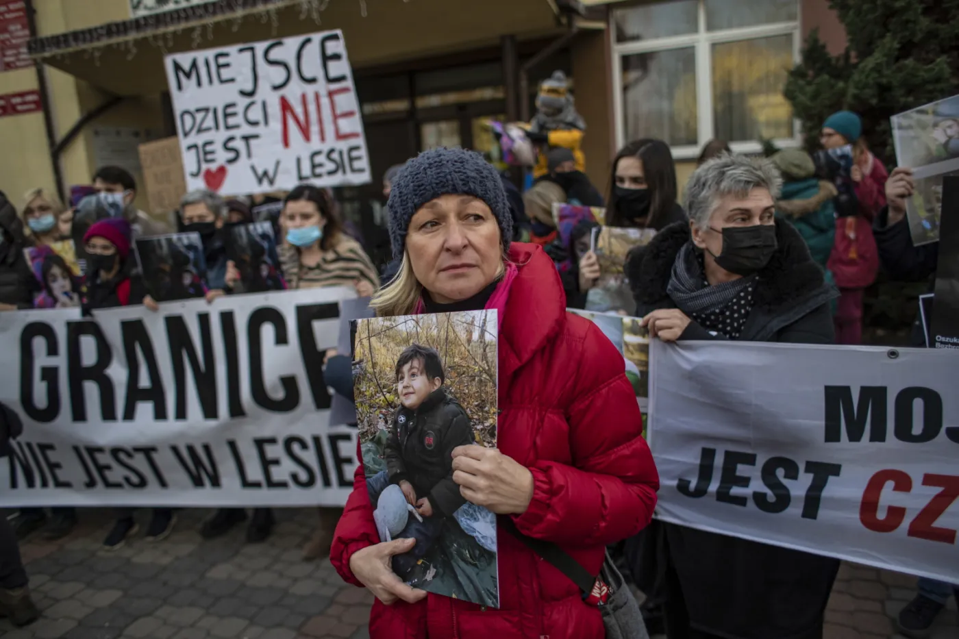"To nie są nasi wrogowie, musimy im pomóc". Protest w Hajnówce