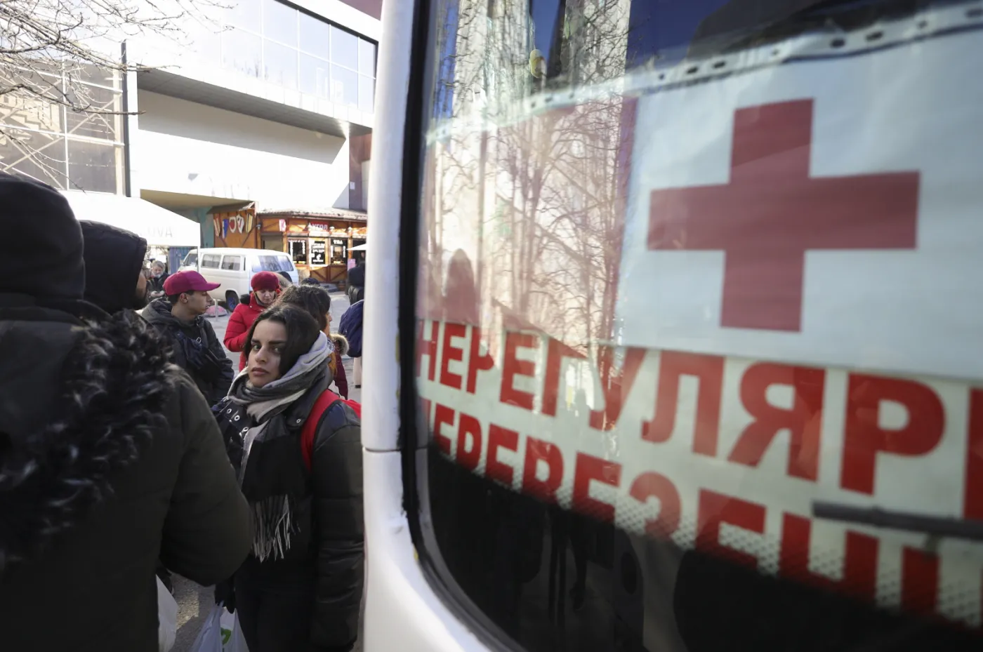 Rosja ostrzeliwuje korytarze humanitarne. Kobiety i dzieci ranne podczas ewakuacji