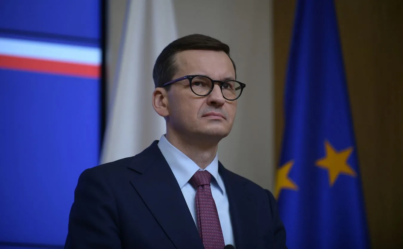 Orkan Eunice przechodzi przez Polskę. Apel Morawieckiego