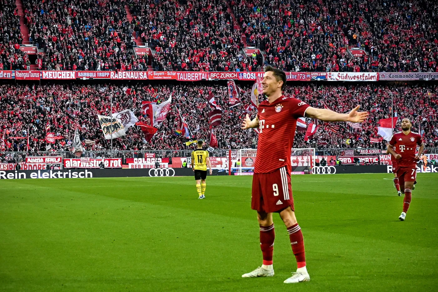 Lewandowski strzelił gola Borussii. Bayern mistrzem Niemiec [WIDEO]