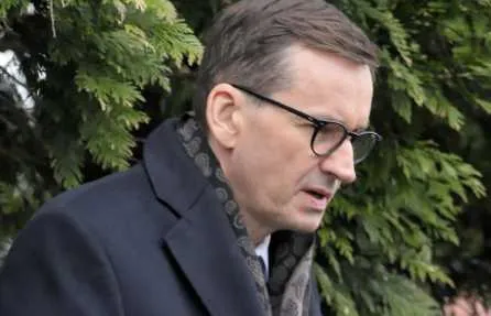 "Dowiedziałem się z radia". Premier publikuje swoje wspomnienia z 10 kwietnia 2010 roku