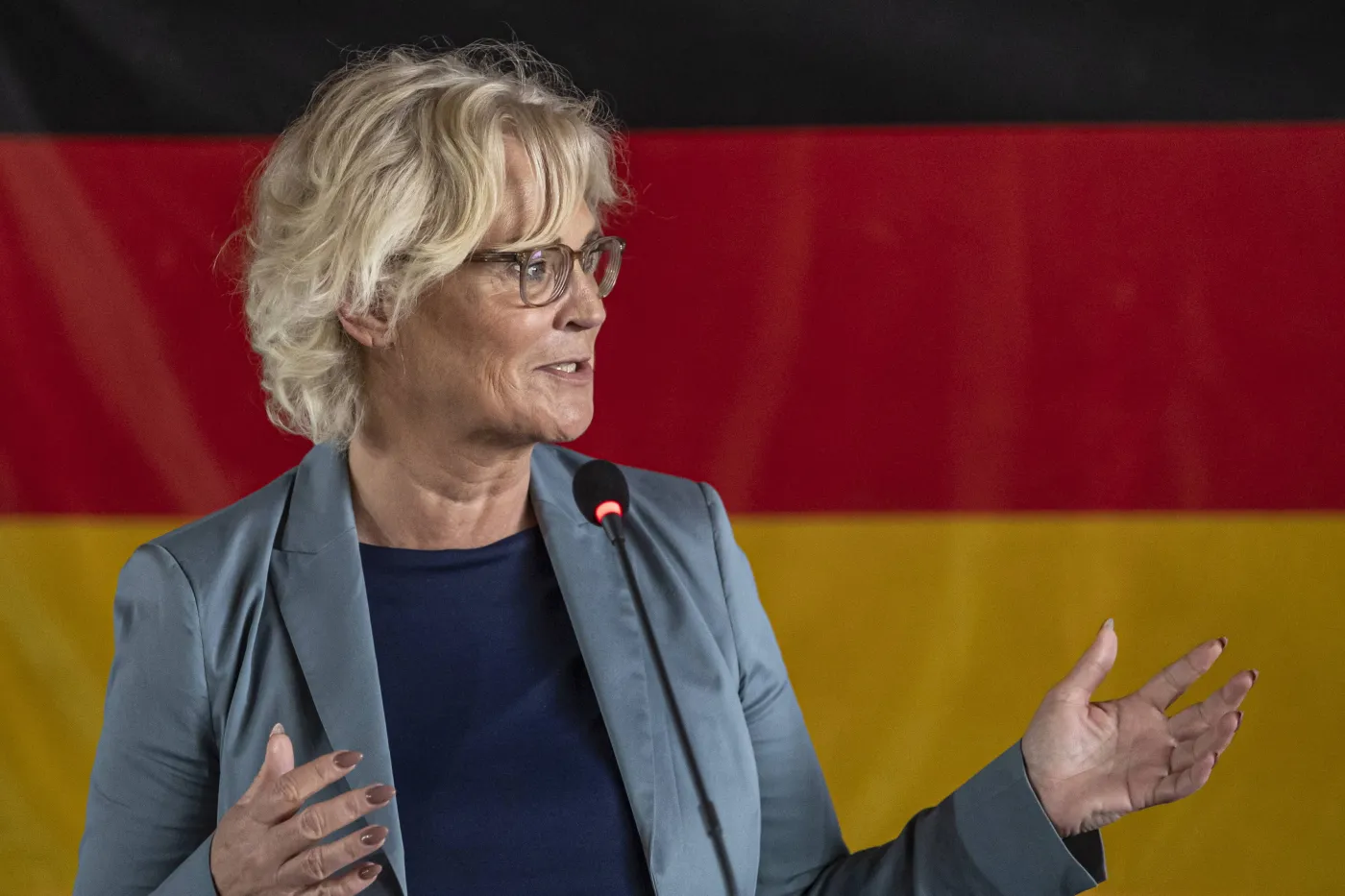 Skandal w Niemczech. Minister poleciała z synem na wakacje śmigłowcem sił powietrznych