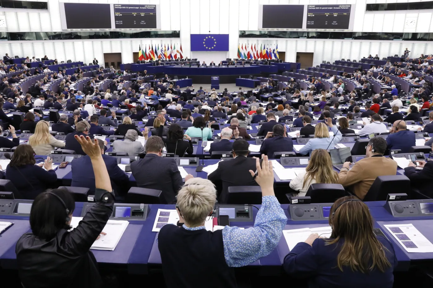 Rezolucja, by wstrzymać KPO dla Polski. Tak głosowali europosłowie PiS, PO i Lewicy