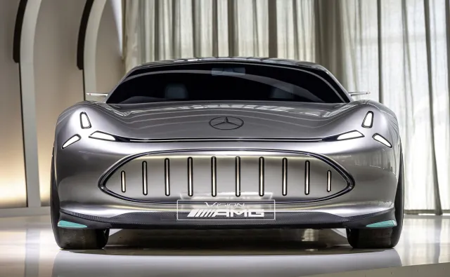 Nowy Mercedes bije auta spalinowe i elektryczne, silnik już imponuje