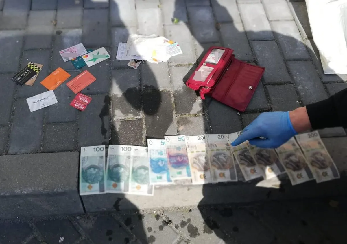Dopiero policjanci powiedzieli mu, co przeoczył w ukradzionym portfelu. "Był wstrząśnięty"