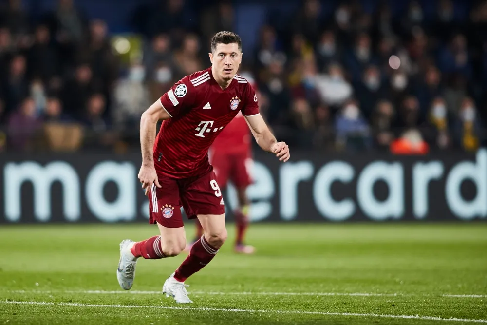 Lewandowski drugi w plebiscycie "Kickera" na Piłkarza Roku. Kto wygrał?