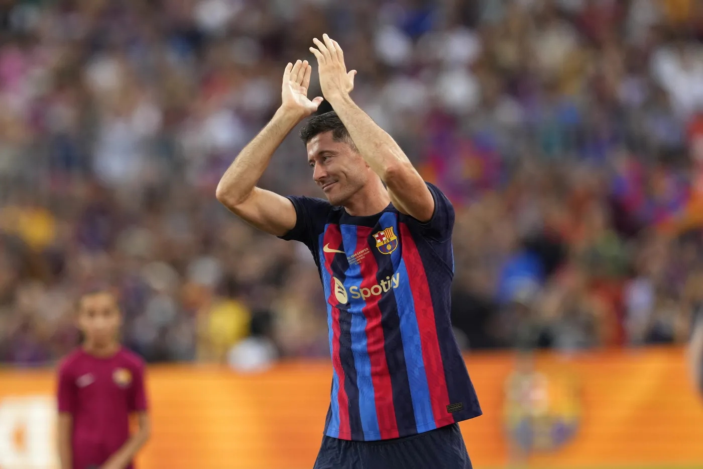 Barcelonie brakuje 30-40 mln euro, by zgłosić Lewandowskiego do rozgrywek