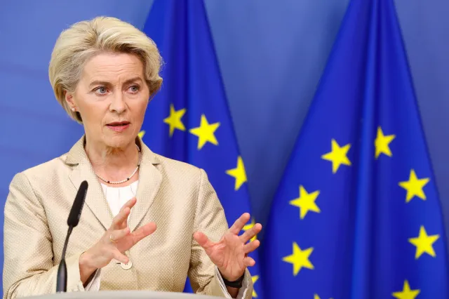 KE chce pozbawić Rosję 7 mld euro dochodów. "Proponujemy nowy pakiet sankcji"