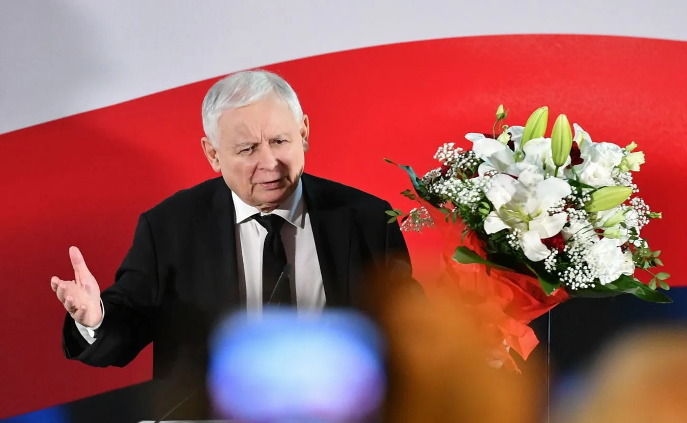 Zjednoczona Prawica z największym poparciem, jedna partia poza Sejmem. SONDAŻ