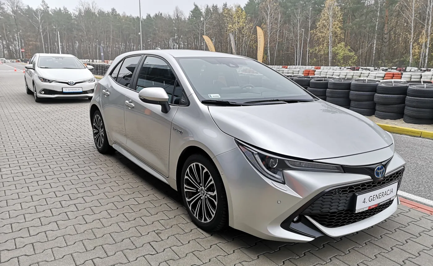 Toyota Corolla hybryda 4. generacji i