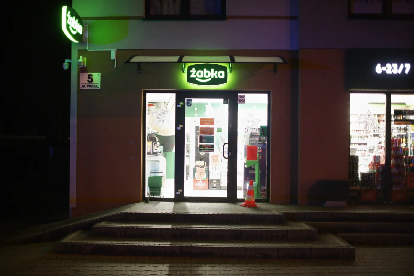 Śmiertelny atak nożownika w Żabce w Sochaczewie. SZCZEGÓŁY ZBRODNI
