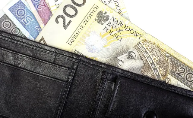 Minimalne wynagrodzenie wzrośnie. Rząd ustalił stawkę na 2023r.