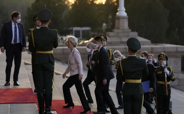 Von der Leyen skarży się na Chiny: Relacje handlowe z UE w coraz większym stopniu nierówne