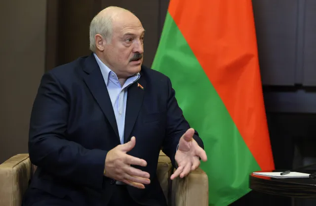 "Porzucili mnie jak frajera". Łukaszenka skończy jak Janukowycz?