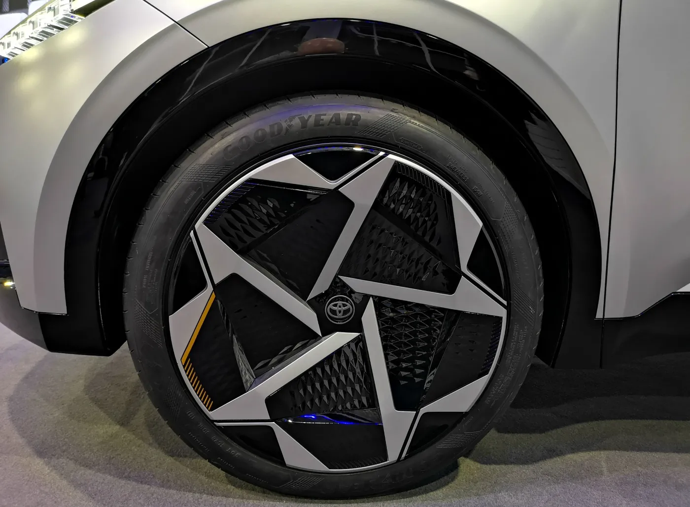 Toyota C-HR Prologue