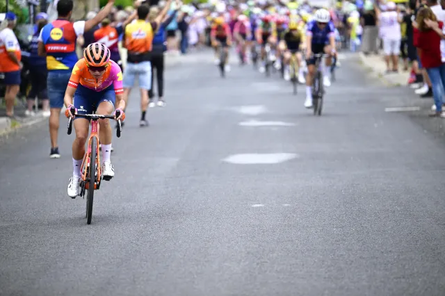Katarzyna Niewiadoma na podium Tour de France. Wielki sukces polskiej kolarki