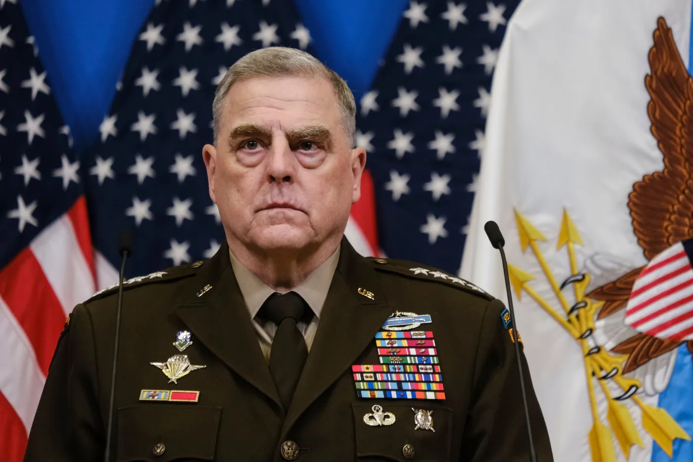 Po tym wpisie Trumpa zrobiło się niebezpiecznie. Gen. Milley reaguje