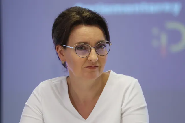 W nowym rządzie zajmie się sprawami seniorów. Kim jest Marzena Okła-Drewnowicz? [SYLWETKA]