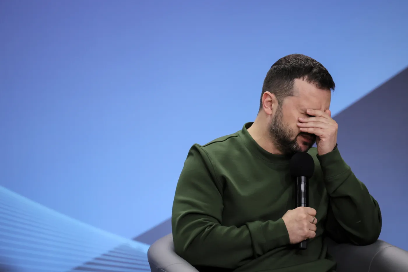 Zmasowane ostrzały Charkowa i Kijowa. Zełenski: To świadomy ruch, wymierzony w cywilów