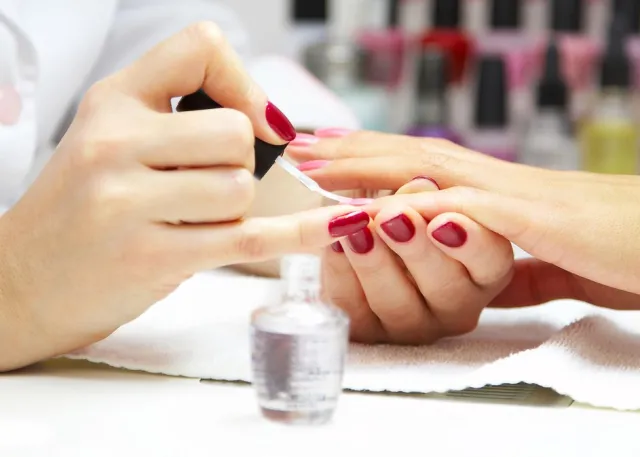 Najpiękniejszy manicure na walentynki. Sprawdź, czy wiesz, o jaki chodzi