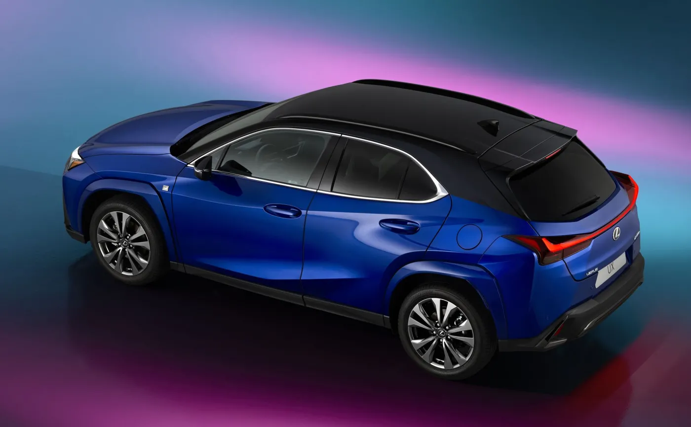 Nowy Lexus UX 300h