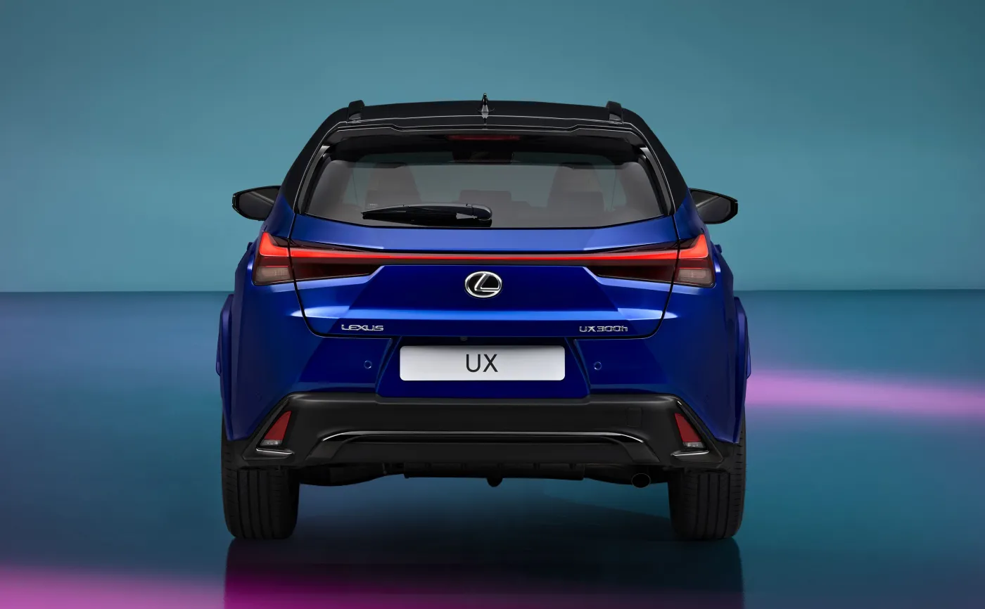 Nowy Lexus UX 300h