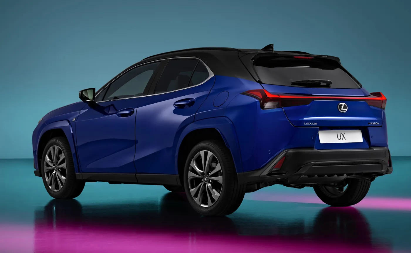 Nowy Lexus UX 300h