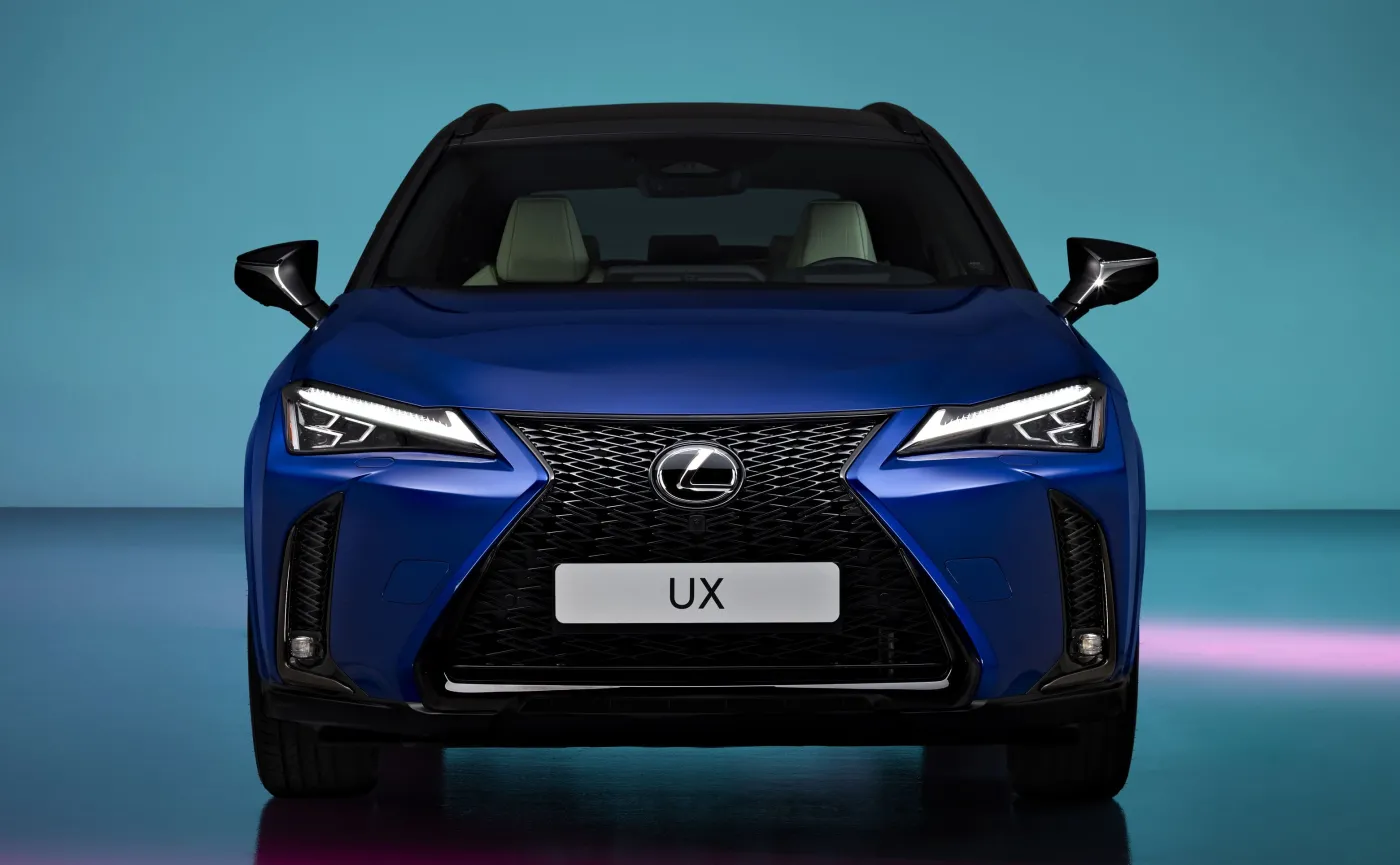 Nowy Lexus UX 300h