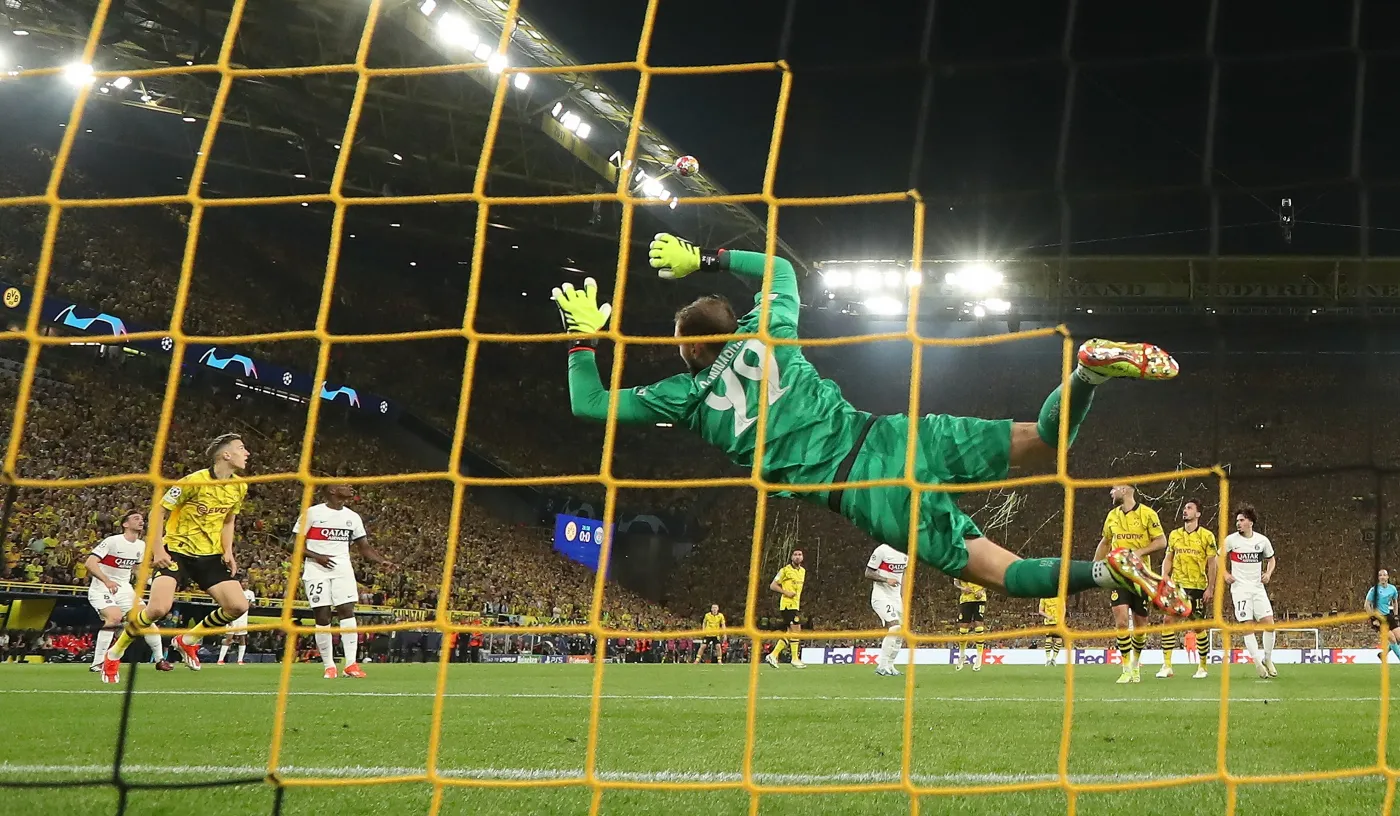 Liga Mistrzów: Skromna wygrana Borussii. Sprawa awansu nadal otwarta [WIDEO]