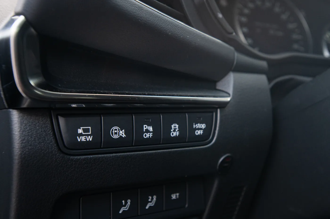 Mazda 3, System ISA - przycisk do wyłączania powiadomień