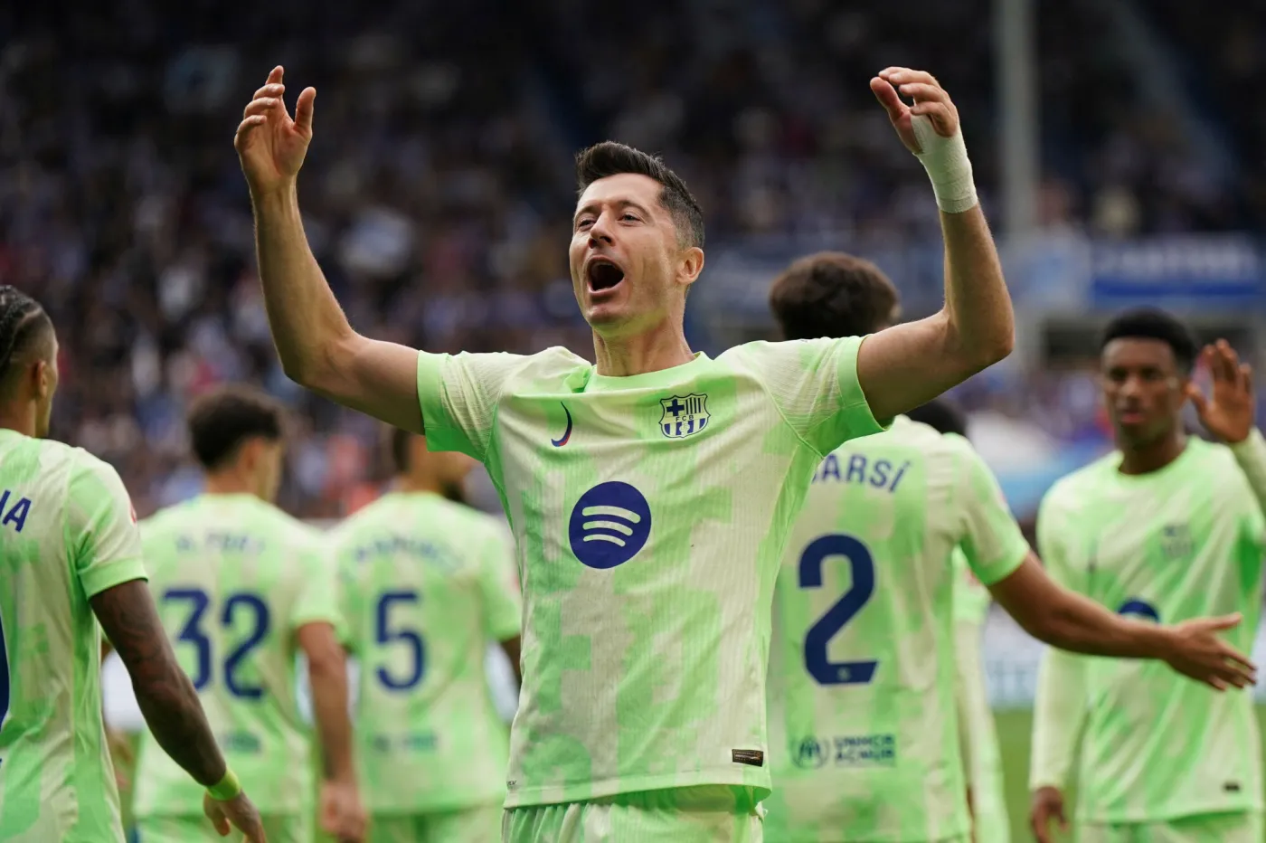 Robert Lewandowski z hat-trickiem. Galaktyczny mecz napastnika Barcelony