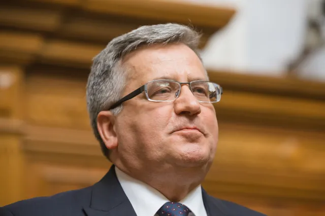 Komorowski chwali Morawieckiego i Kaczyńskiego: Ten gest zrobi dobre wrażenie