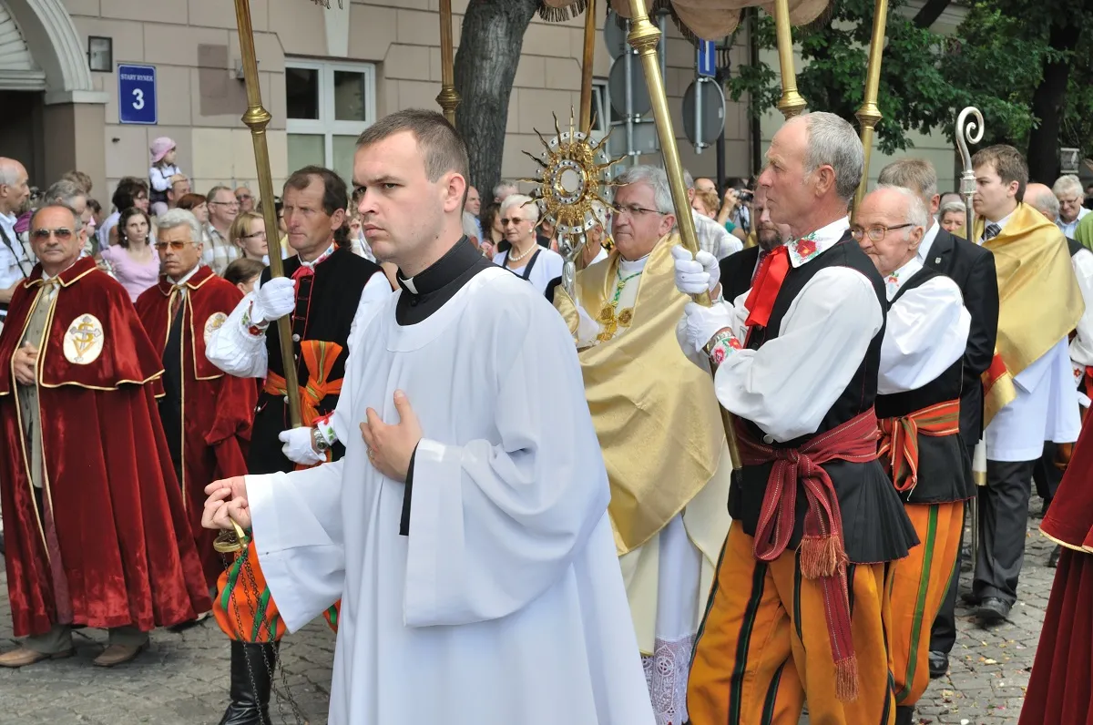 boże ciało procesja łowicz święto dzień wolny od pracy długi weekend Najświętszy Sakrament
