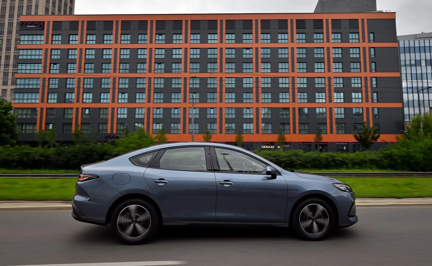 Nowy BYD Seal 5 DM-i