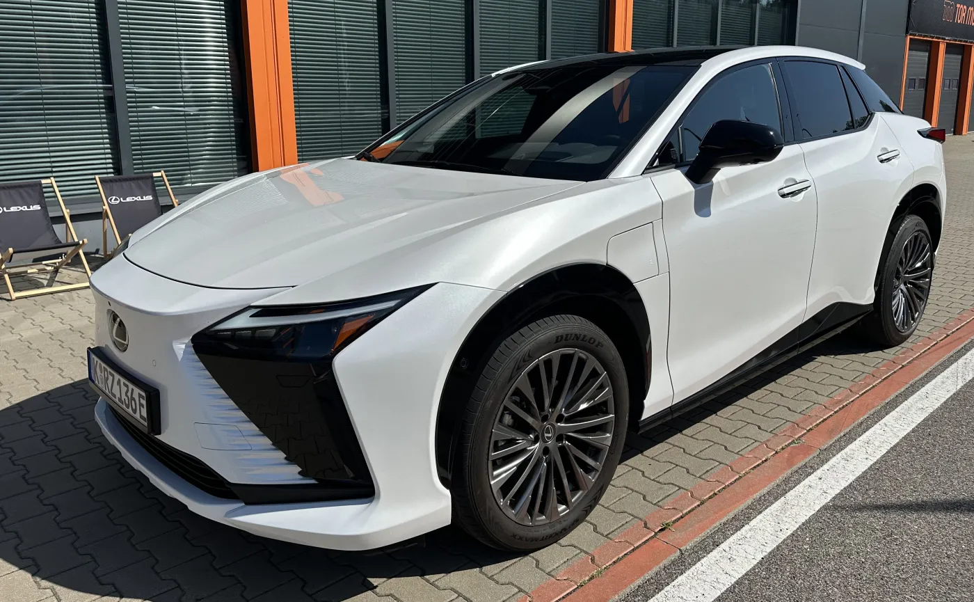Nowy Lexus RZ 500e