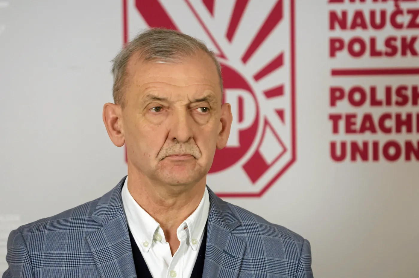 Nauczyciele niesłusznie pozbawieni wsparcia? ZNP "o rażącym naruszeniu prawa"