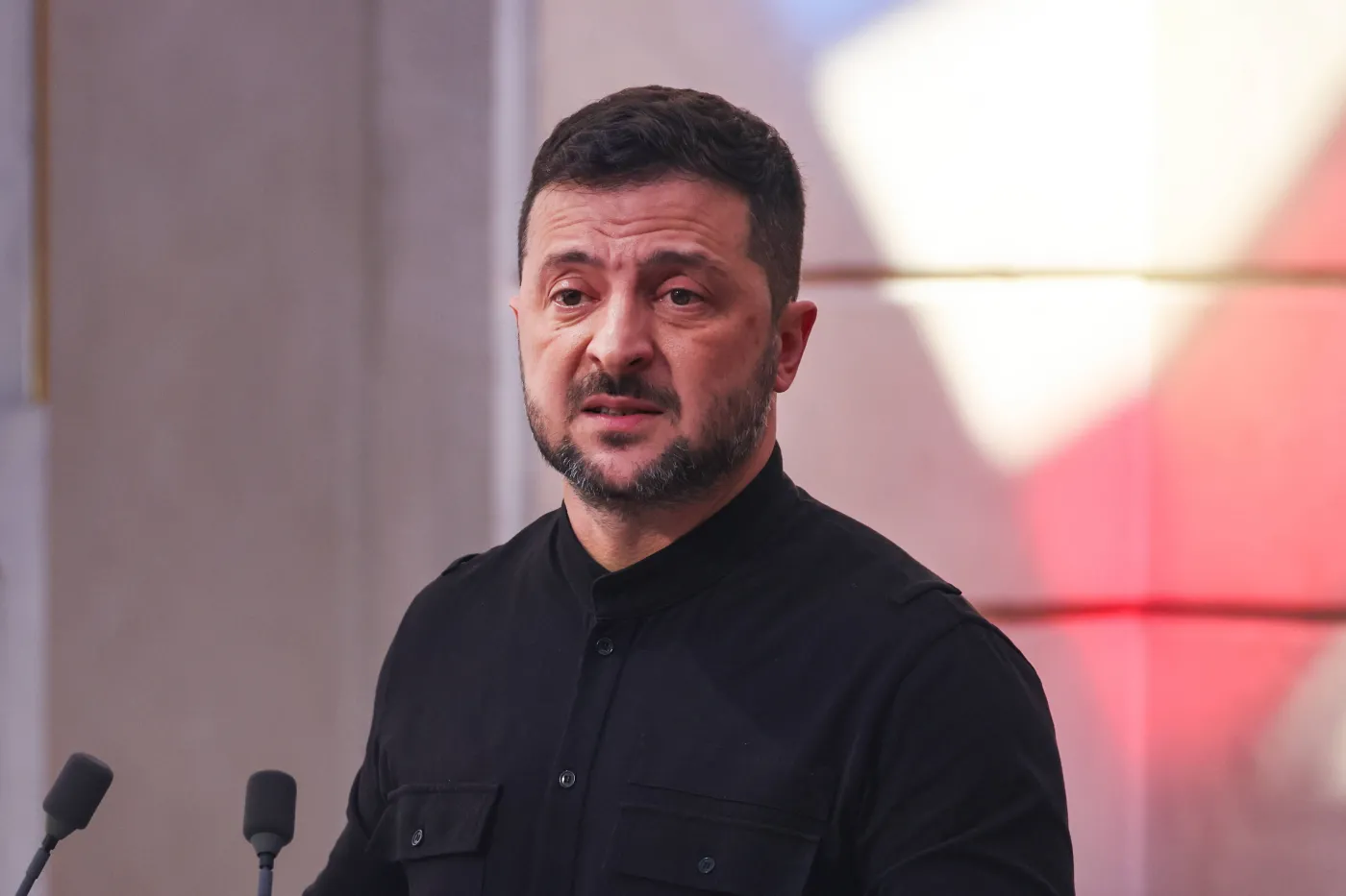Zełenski: Putin powinien być izolowany, a nie robić sobie zdjęcia z Trumpem