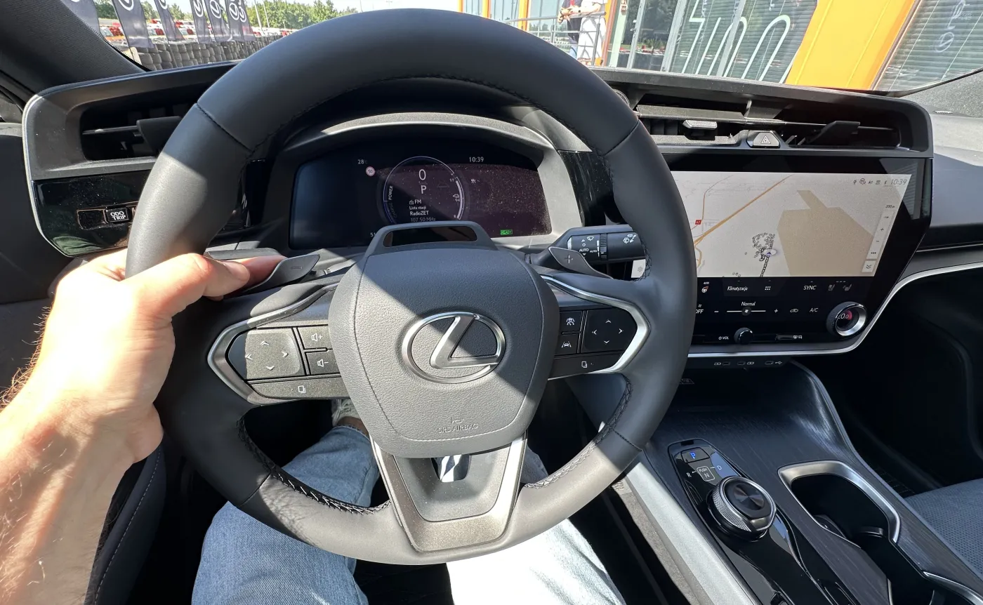 Nowy Lexus RZ 500e