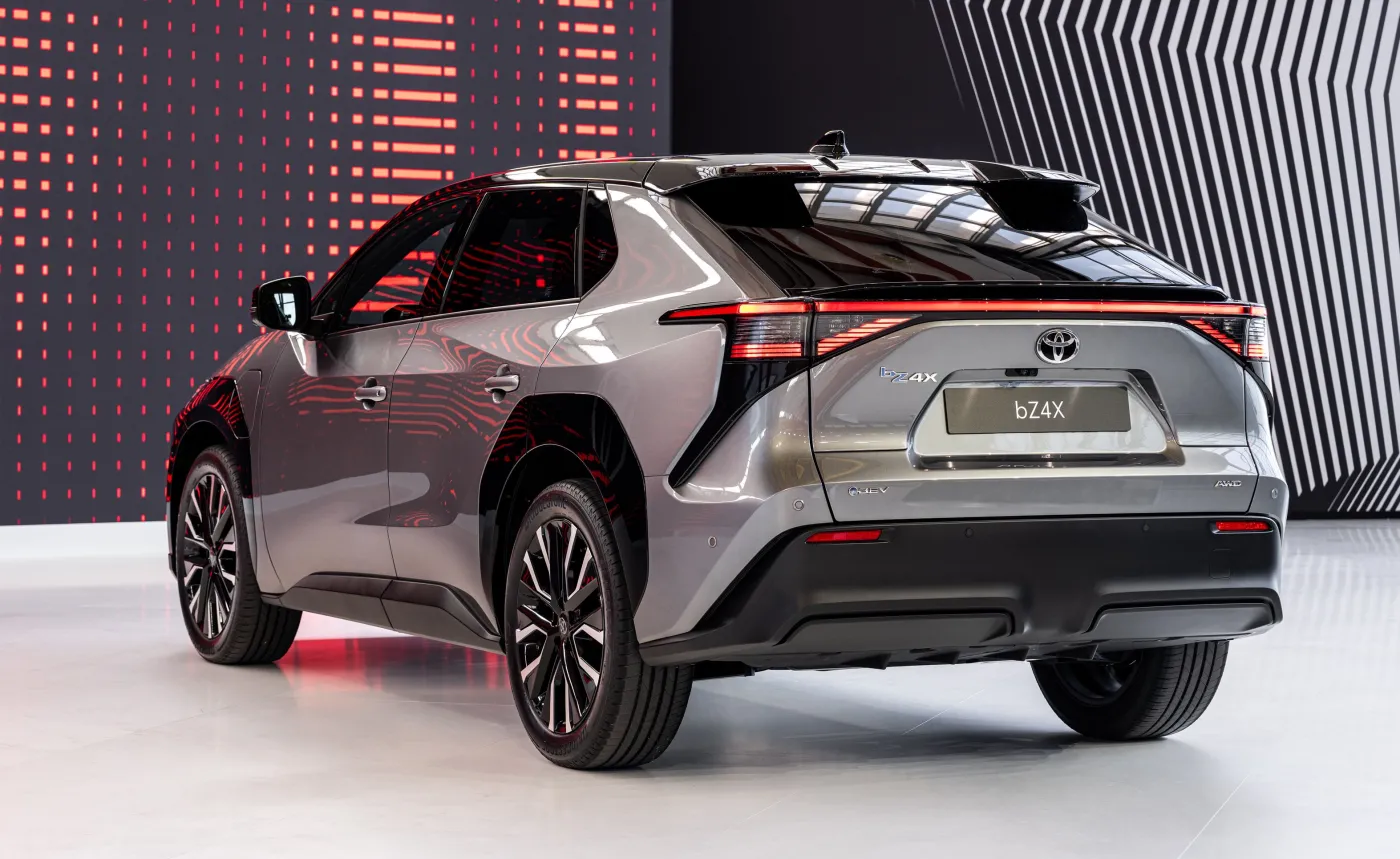 Nowa Toyota bZ4X AWD