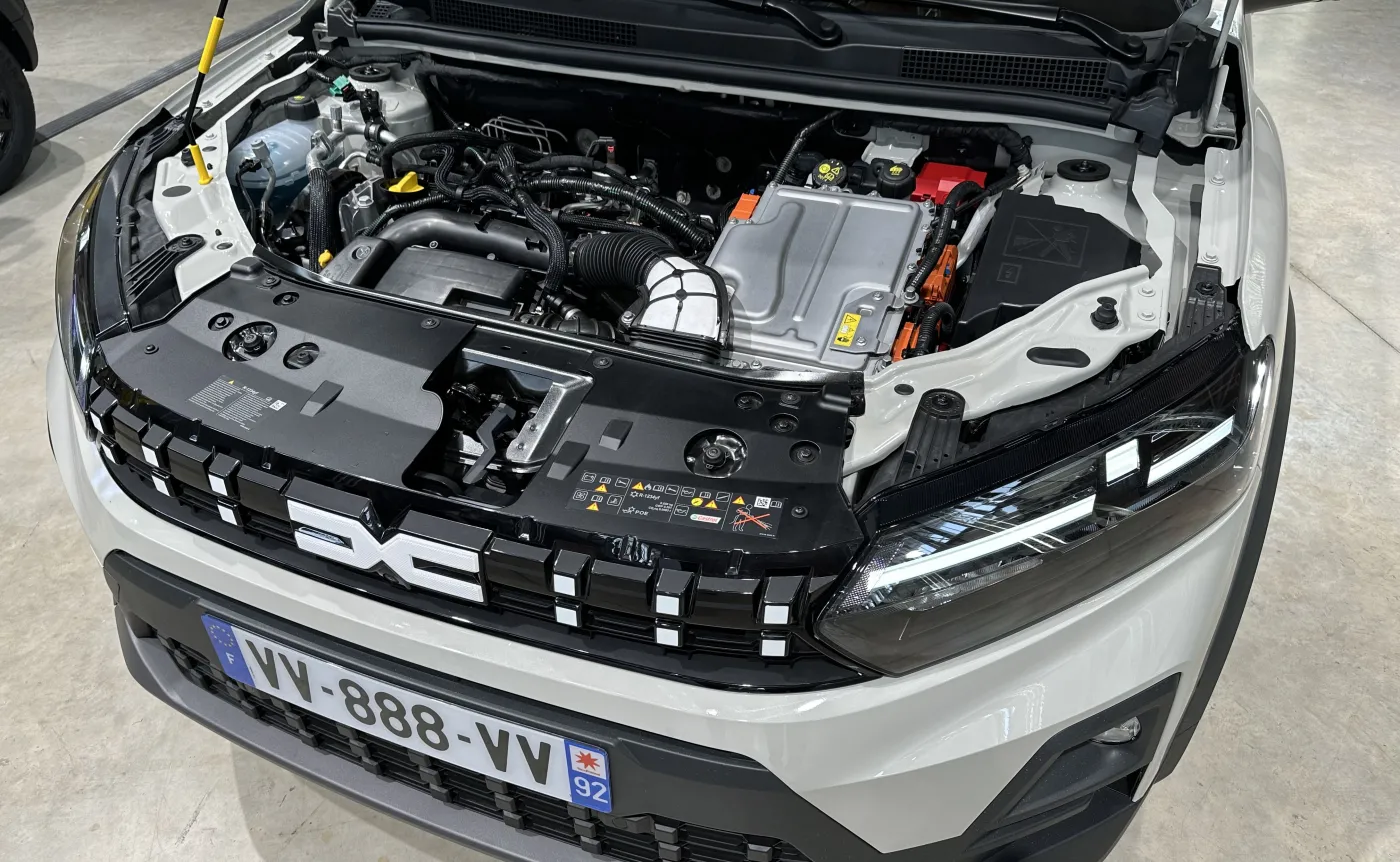 Nowa Dacia Jogger Hybrid 155