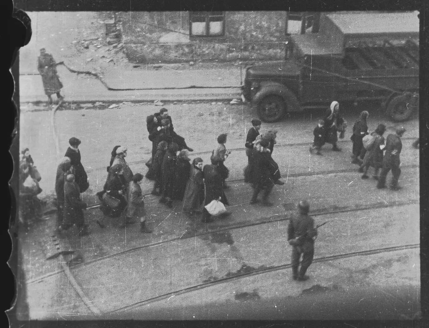 Wstrząsający polski film. Ujawnia jedyne zdjęcia, których nie wykonali Niemcy