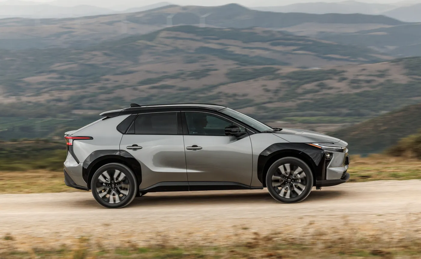 Nowa Toyota bZ4X AWD