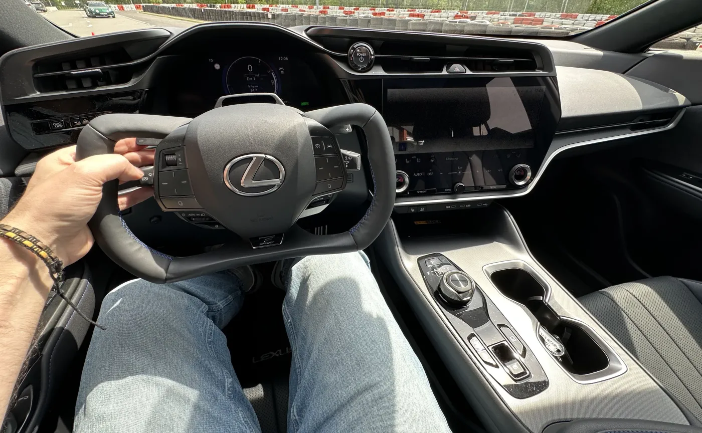 Nowy Lexus RX 550e